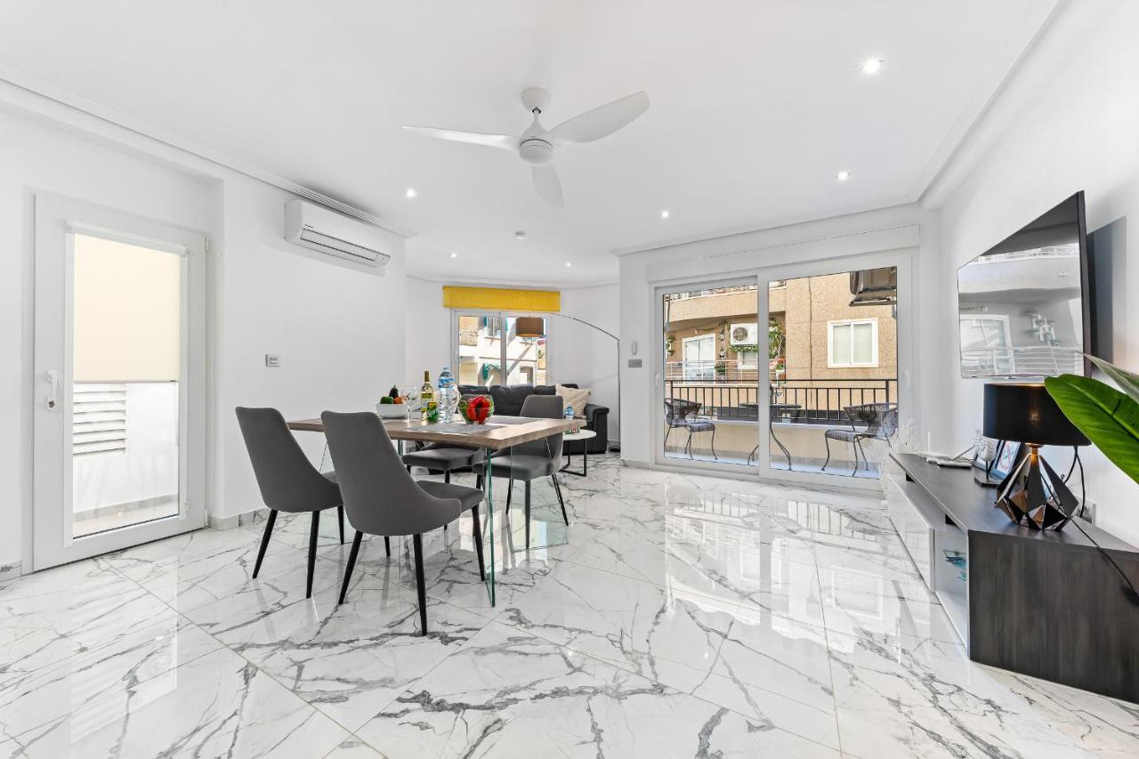 טורבייחה Apolo Beach Front - Sea View Luxury Apartment מראה חיצוני תמונה