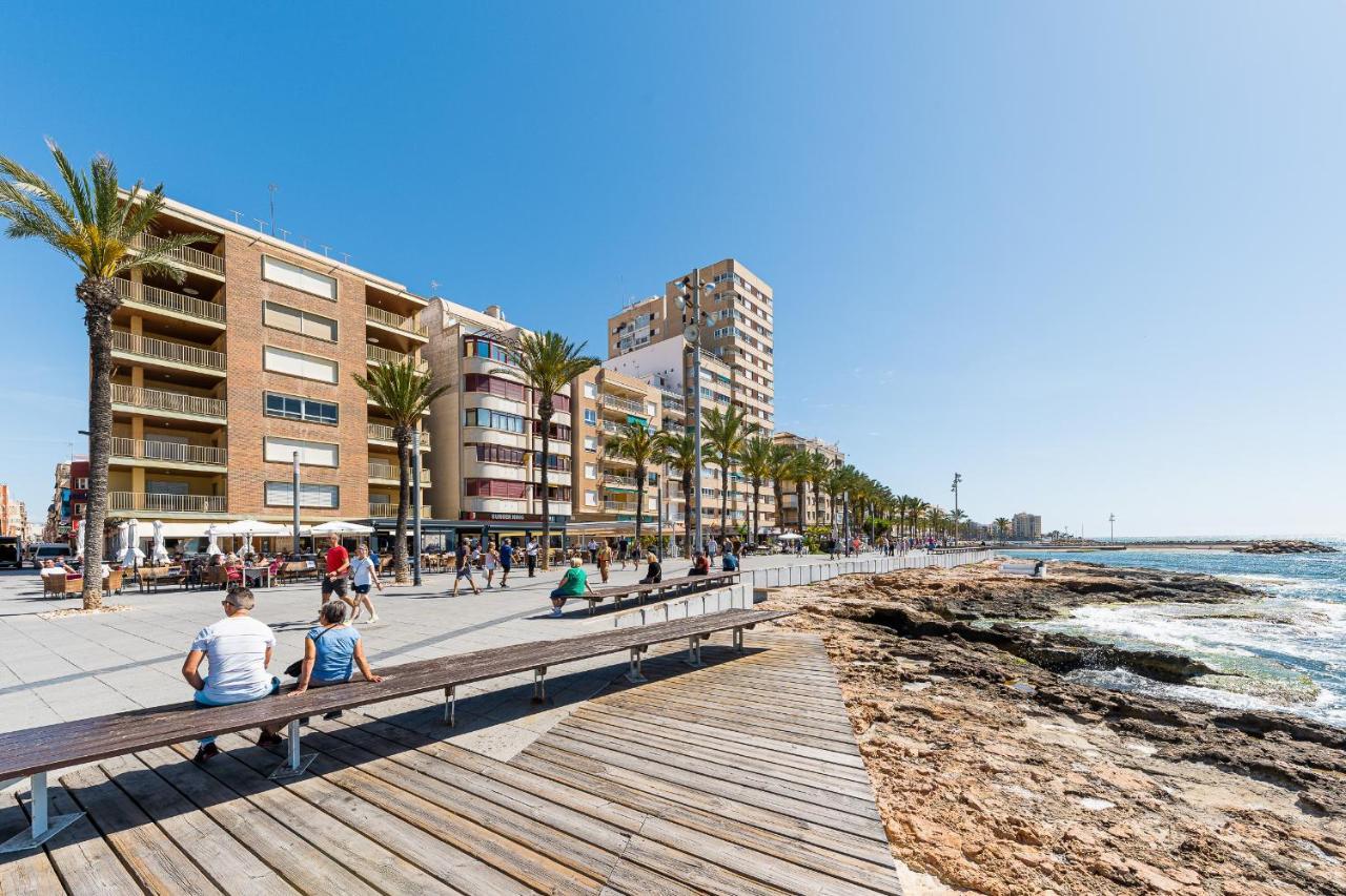 טורבייחה Apolo Beach Front - Sea View Luxury Apartment מראה חיצוני תמונה