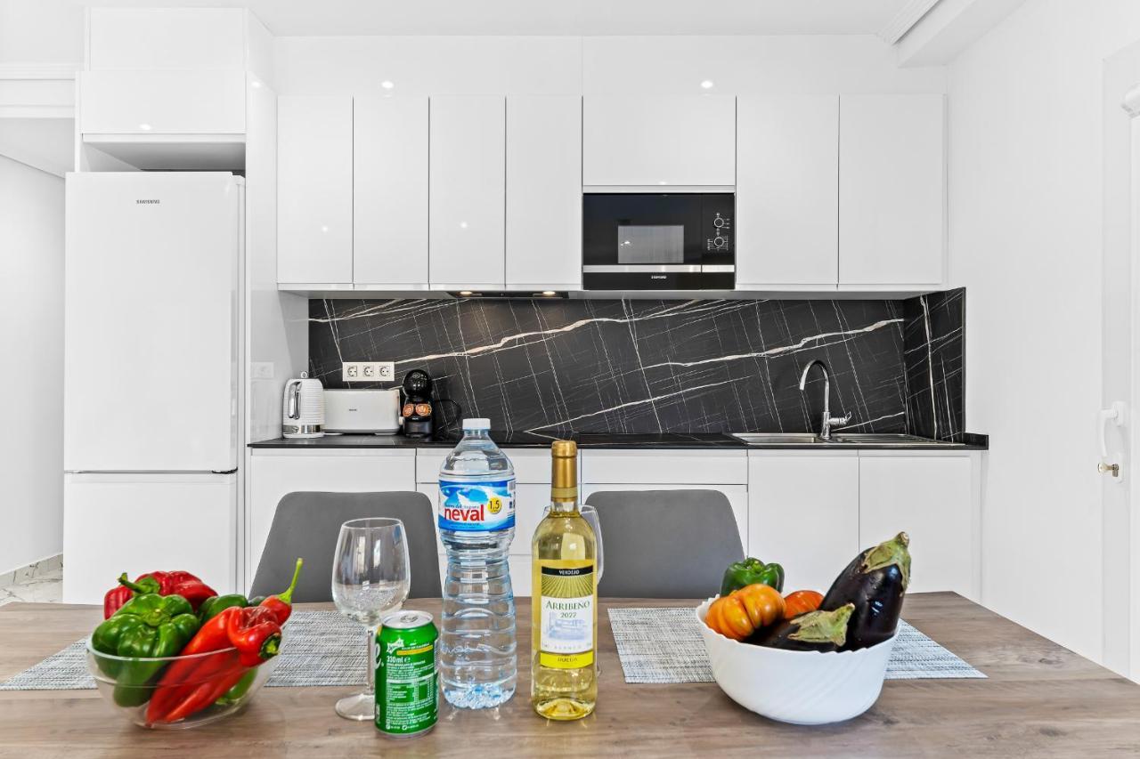 טורבייחה Apolo Beach Front - Sea View Luxury Apartment מראה חיצוני תמונה