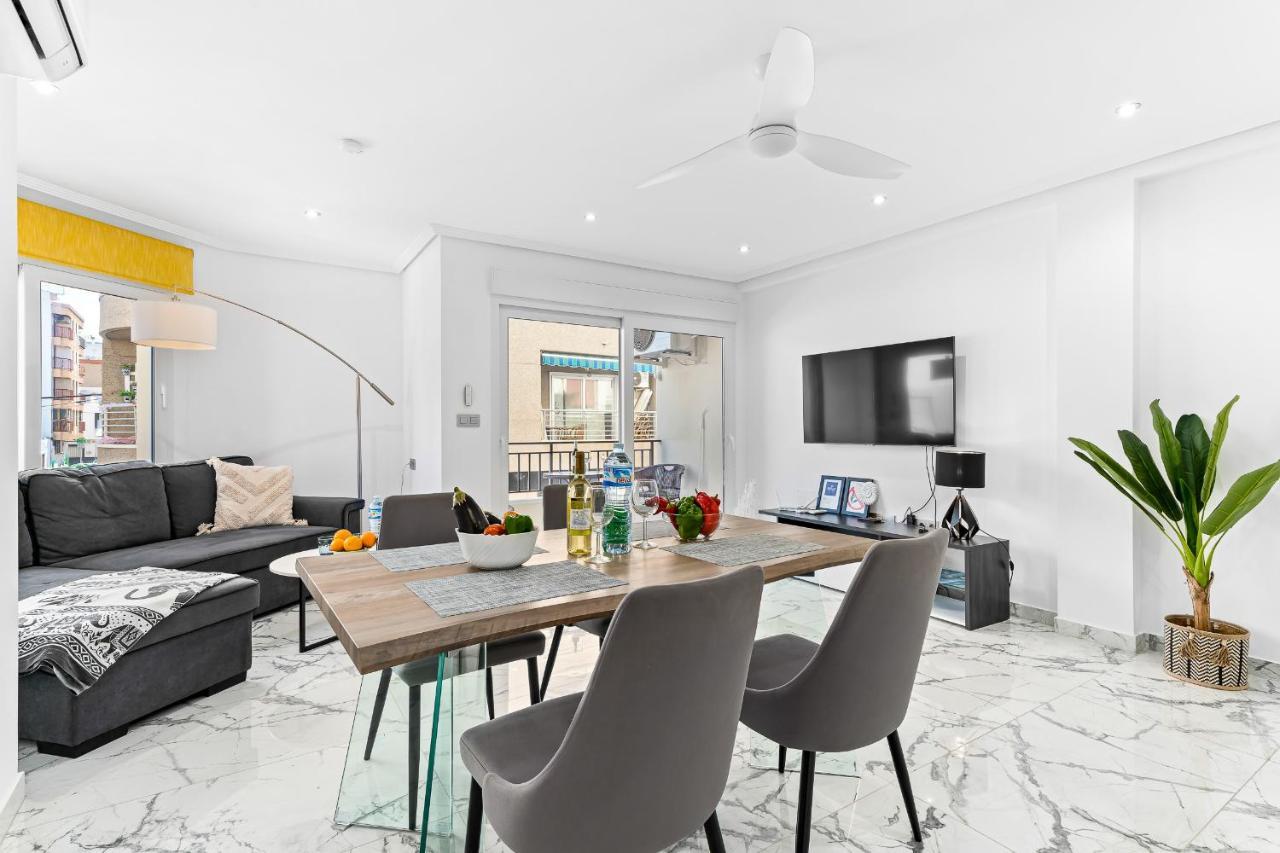 טורבייחה Apolo Beach Front - Sea View Luxury Apartment מראה חיצוני תמונה